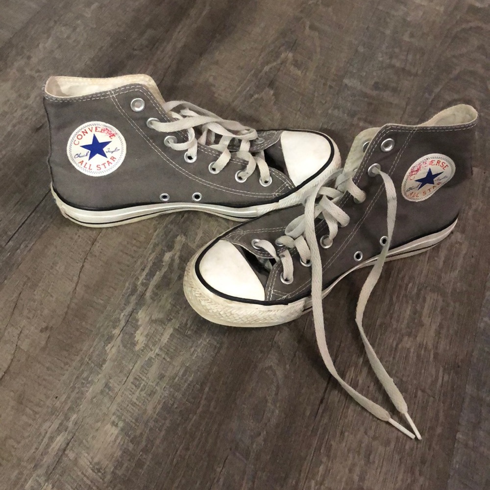 Grey converse